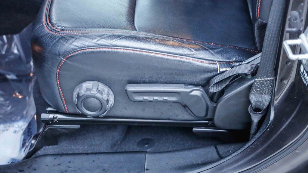 Certified 2021 Jeep Gladiator Willys image 23