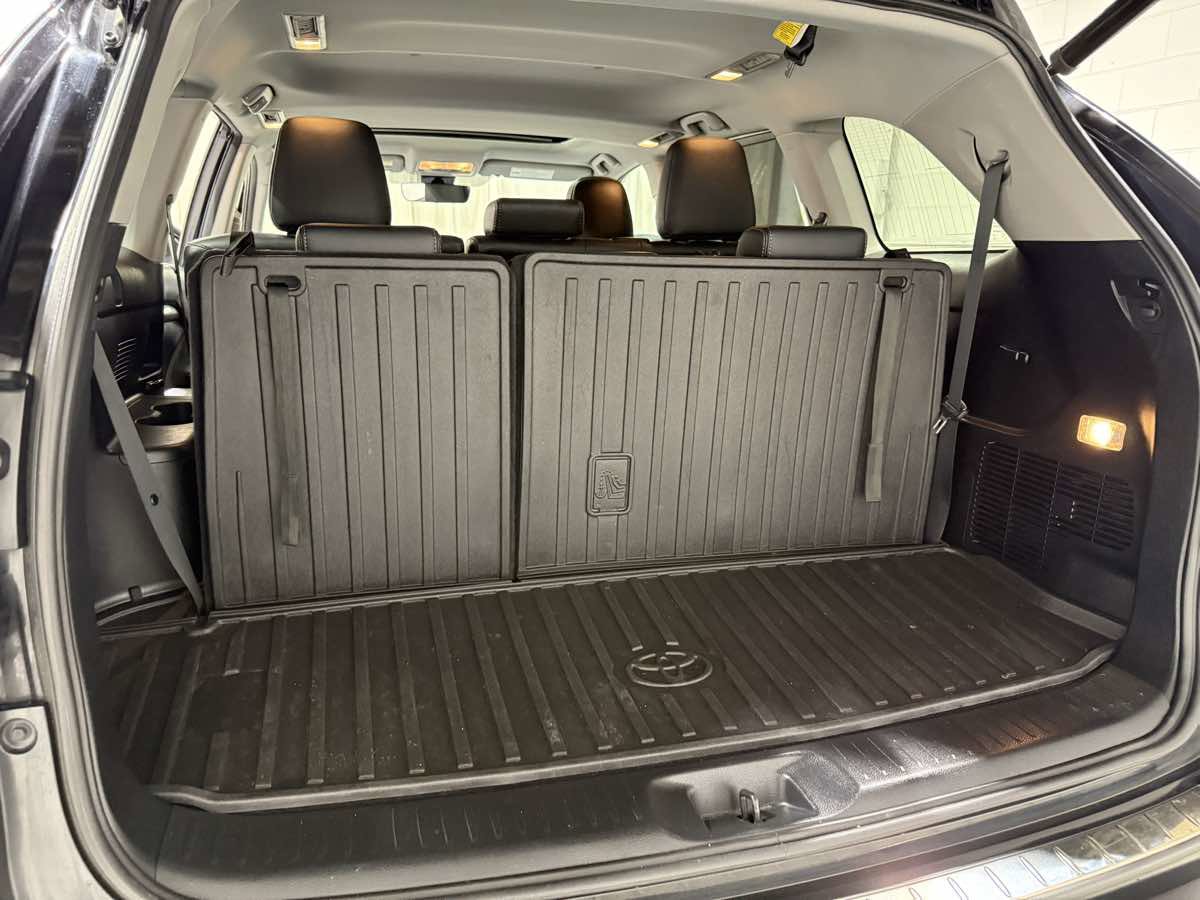 Used 2018 Toyota Highlander XLE w/ Protection Package #3 image 20