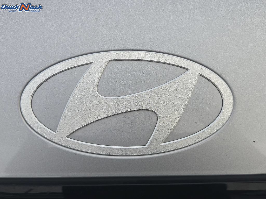 Used 2024 Hyundai Santa Fe Limited FWD image 9