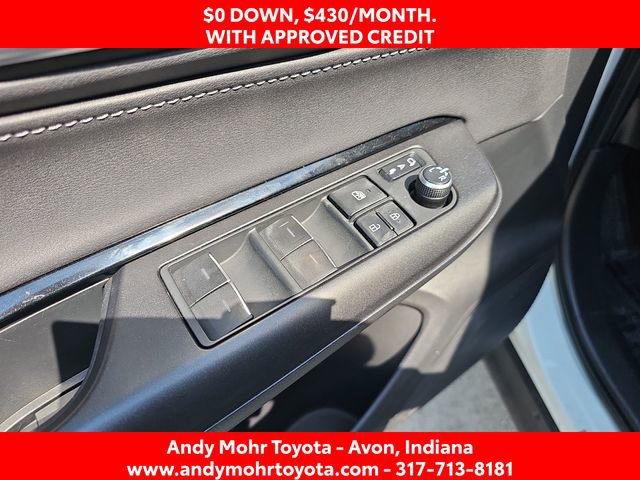 Used 2021 Toyota Venza LE AWD/4WD image 12