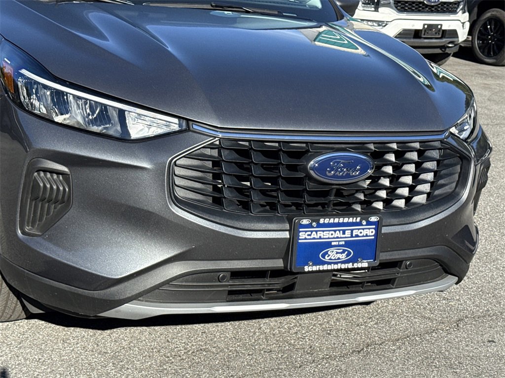 Used 2025 Ford Escape Active w/ Cold Weather Package image 8