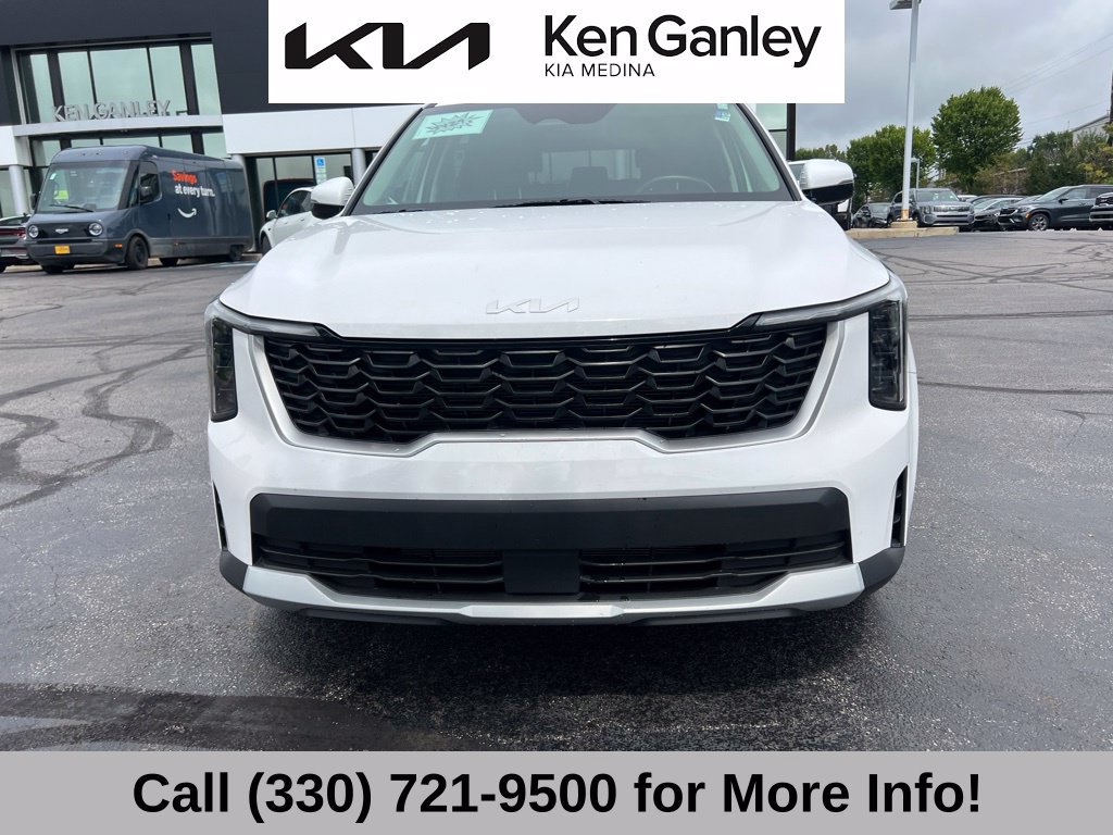 Certified 2026 Kia Sorento LX FWD image 18
