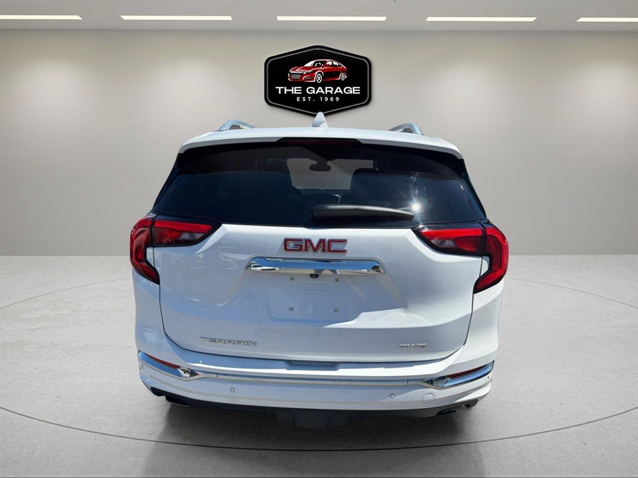 Used 2020 GMC Terrain Denali w/ LPO, Floor Liner Package AWD/4WD image 4