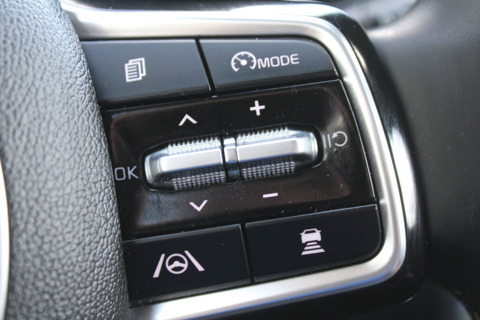 Certified 2023 Kia Sorento SX Prestige image 37