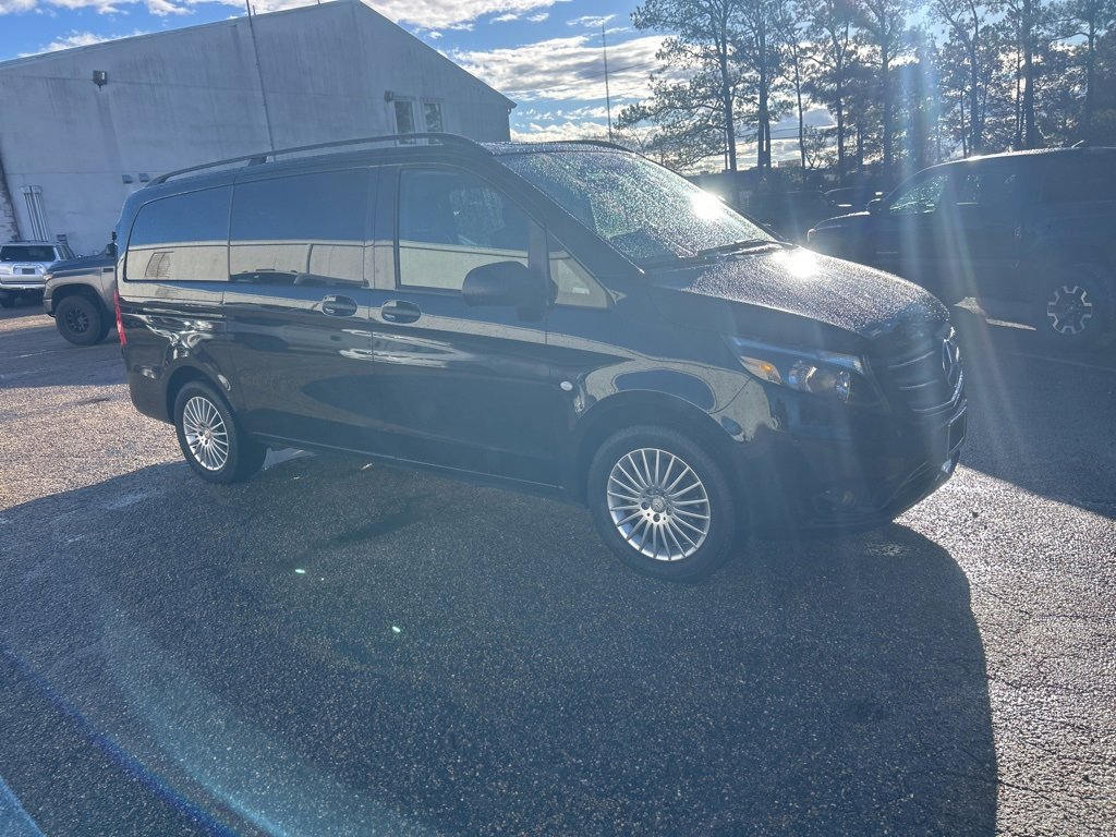 Used 2023 Mercedes-Benz Metris Passenger image 3