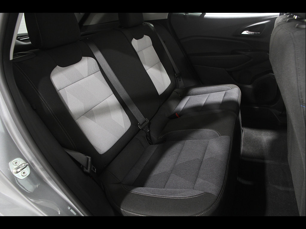 Certified 2024 Chevrolet Trax LS w/ LS Convenience Package FWD image 17