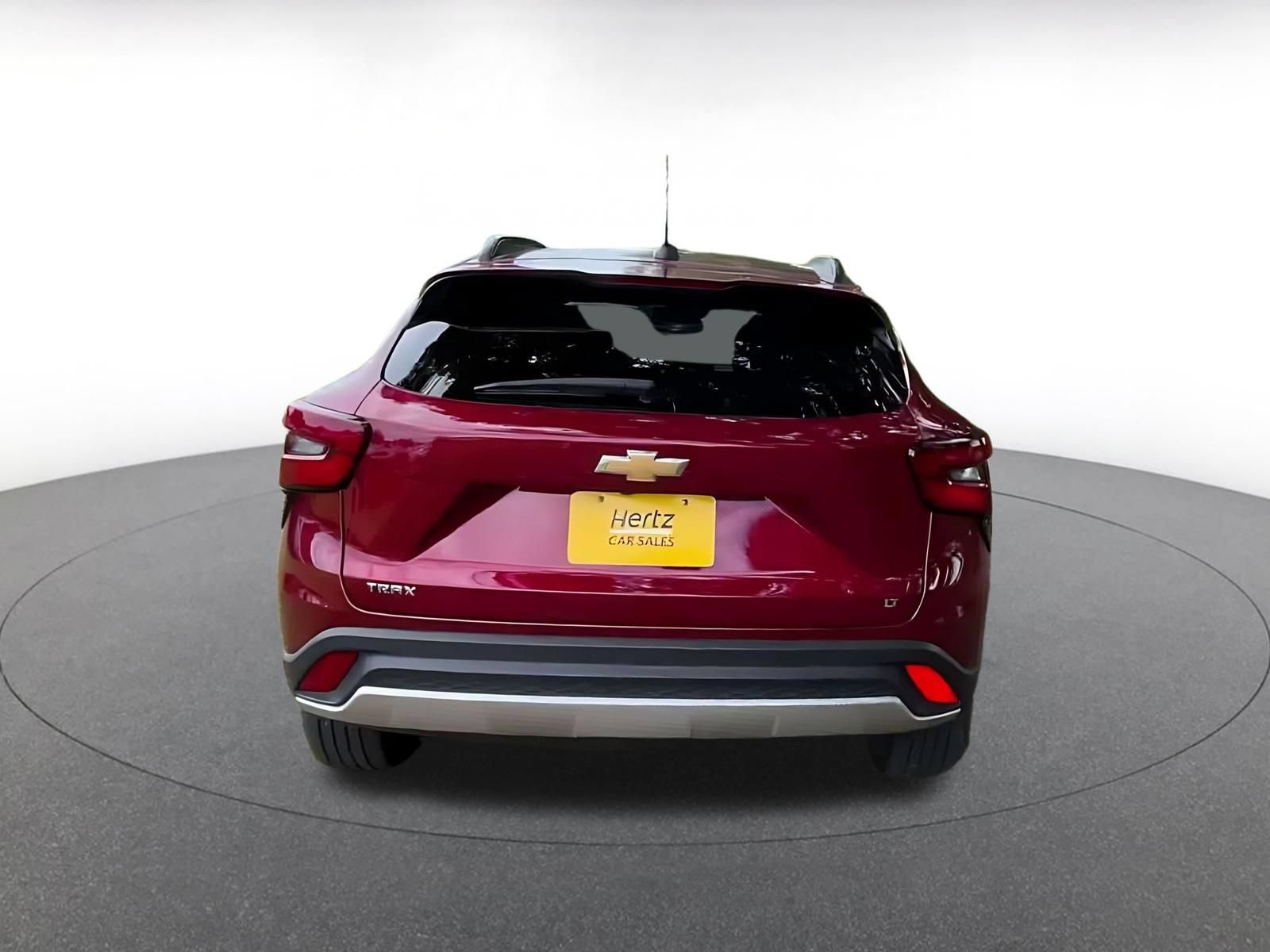 Used 2025 Chevrolet Trax LT FWD image 12