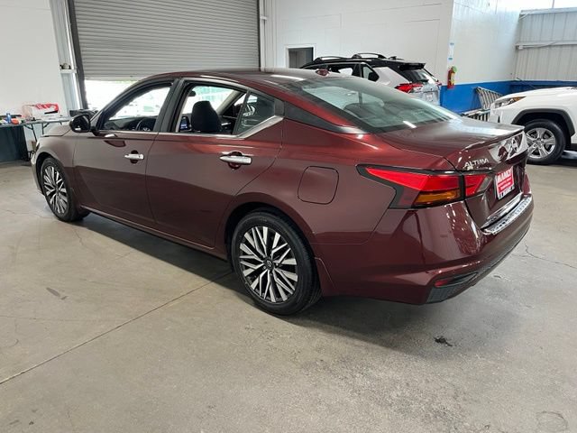 Used 2023 Nissan Altima 2.5 SV FWD image 5
