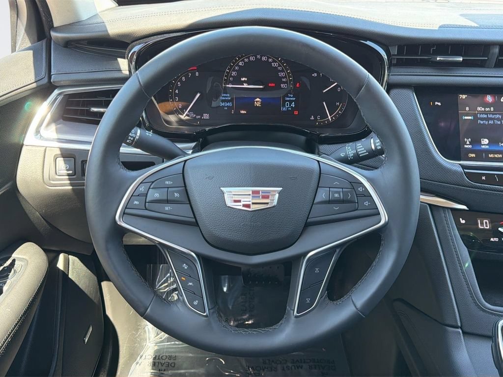 Used 2017 Cadillac XT5 Luxury w/ Driver Awareness Package FWD image 8