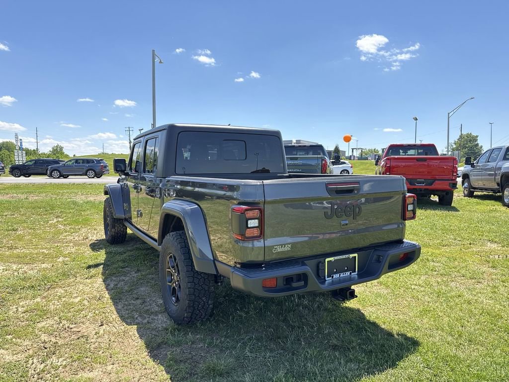 Used 2024 Jeep Gladiator Sport AWD/4WD image 12