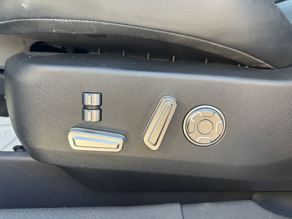 Used 2024 Lincoln Nautilus Reserve w/ Equipment Group 203A image 22