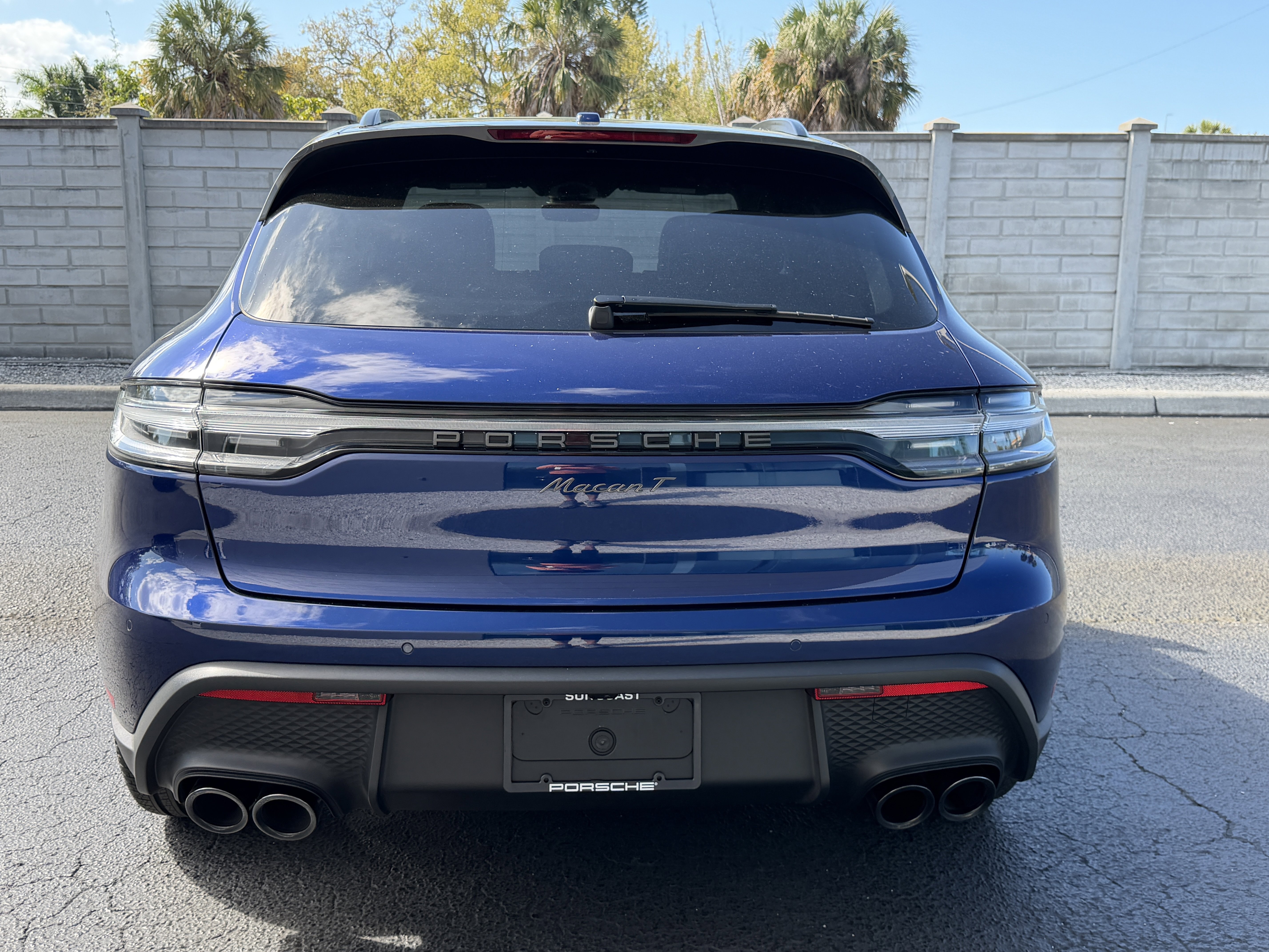 Certified 2025 Porsche Macan Turbo image 12