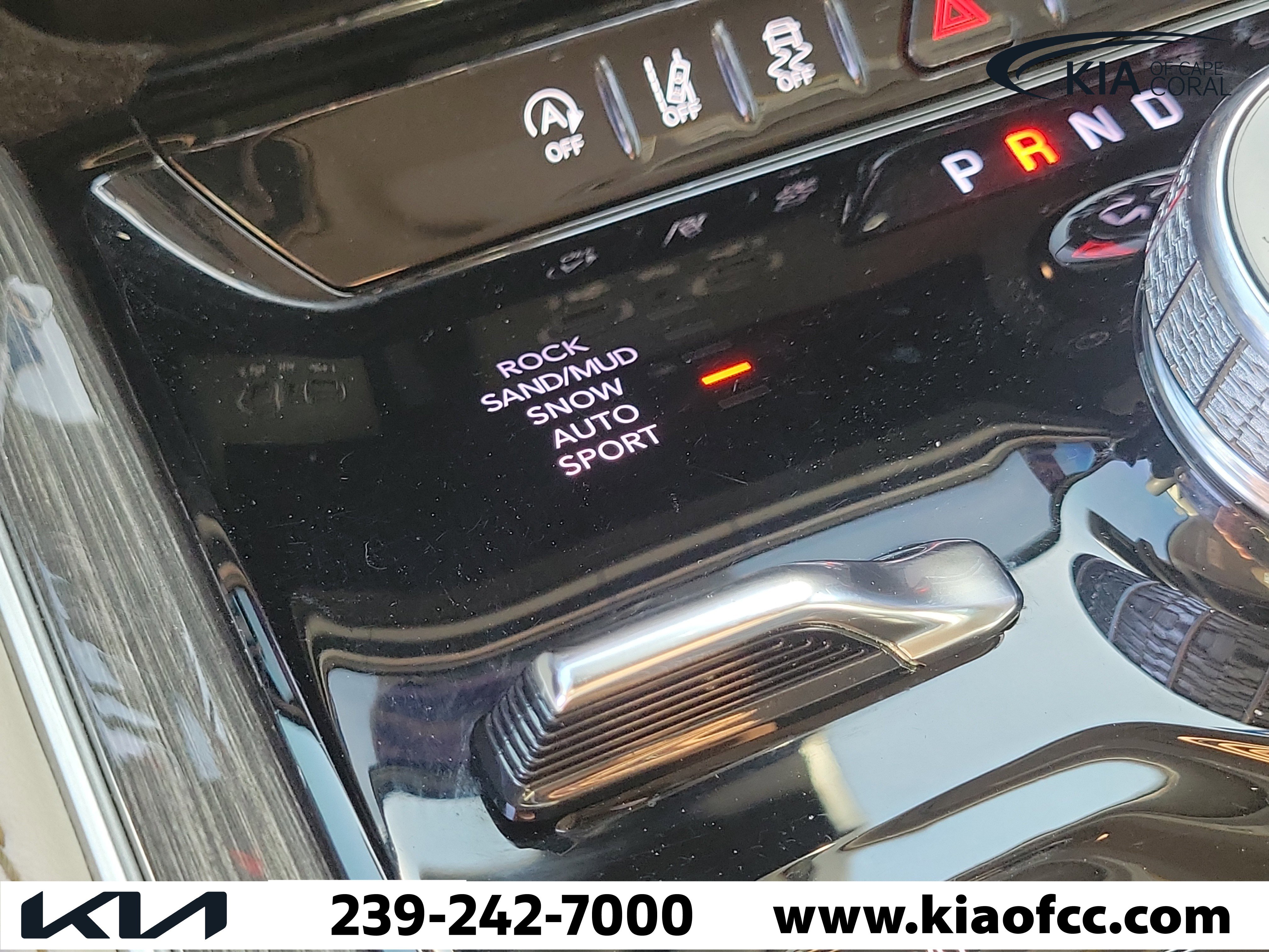 Used 2022 Jeep Wagoneer Series III w/ Flexible Seating Group image 31