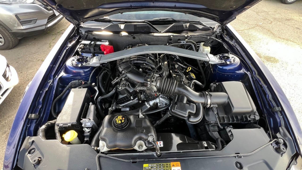 Used 2012 Ford Mustang Premium image 23