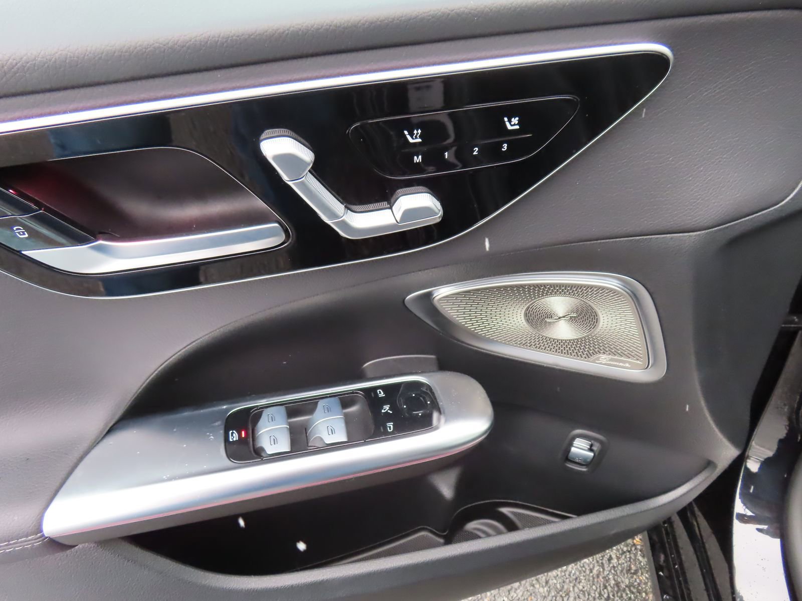 Used 2025 Mercedes-Benz C 300 4MATIC Sedan image 12