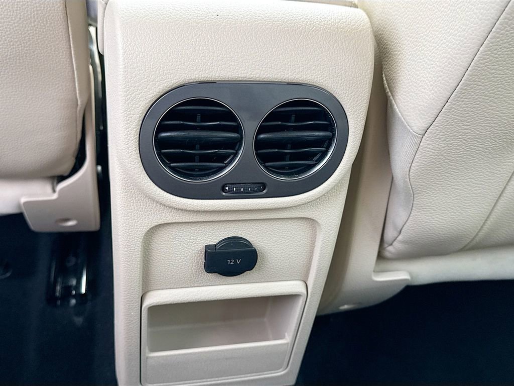 Used 2017 Volkswagen Tiguan S image 18