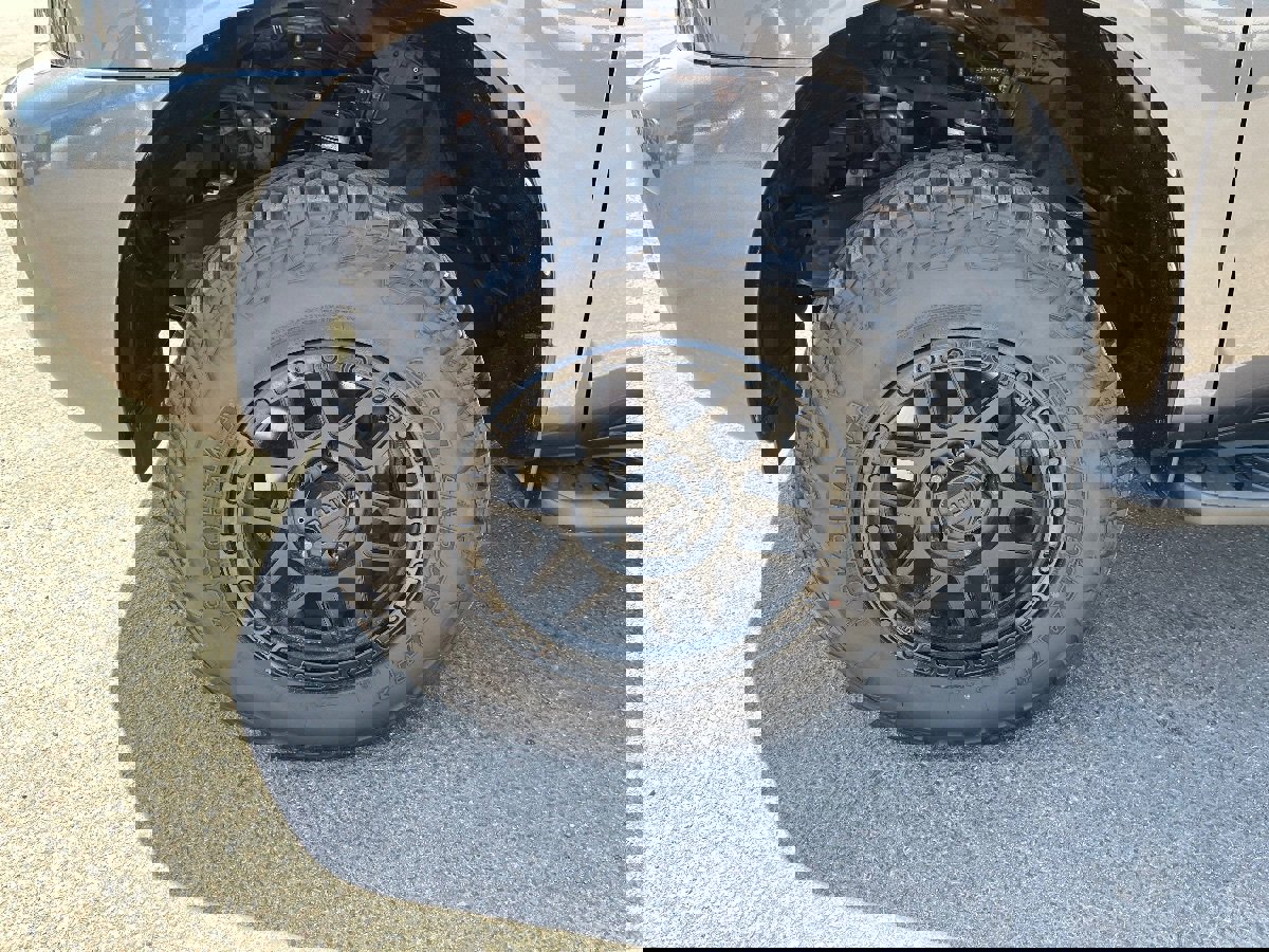 Used 2014 Toyota Sequoia SR5 AWD/4WD image 45