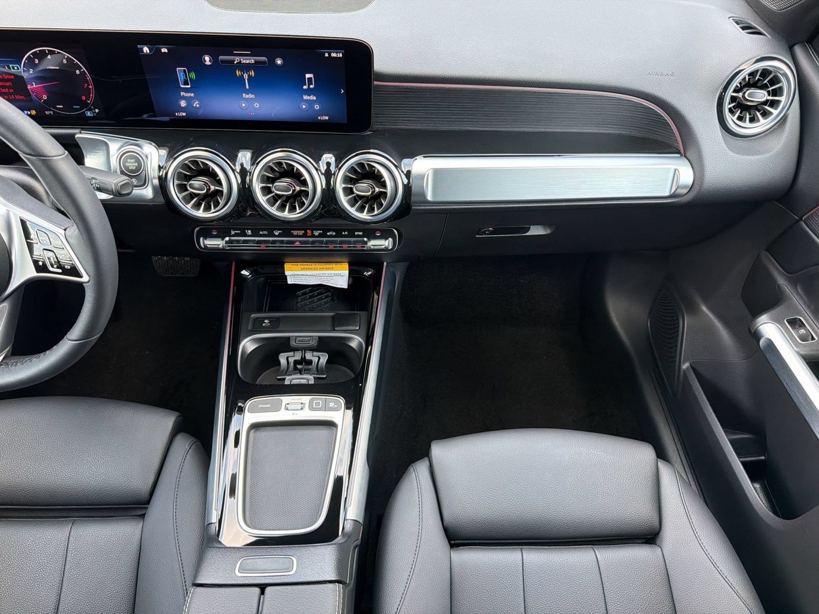 Used 2025 Mercedes-Benz GLB 250 image 17