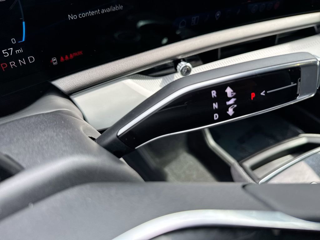 Used 2025 Cadillac Optiq Sport 2 image 22