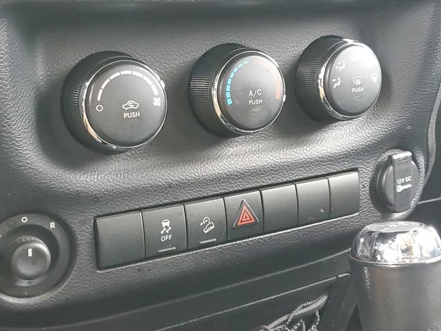Used 2015 Jeep Wrangler Unlimited Sport w/ Quick Order Package 24S AWD/4WD image 30