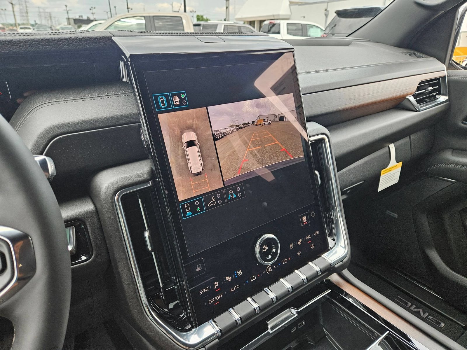 New 2026 GMC Yukon Denali AWD/4WD image 16