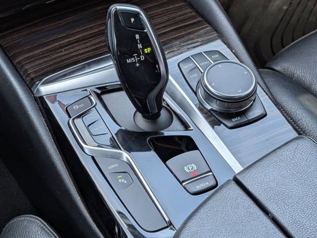 Used 2019 BMW 530e w/ Convenience Package image 16