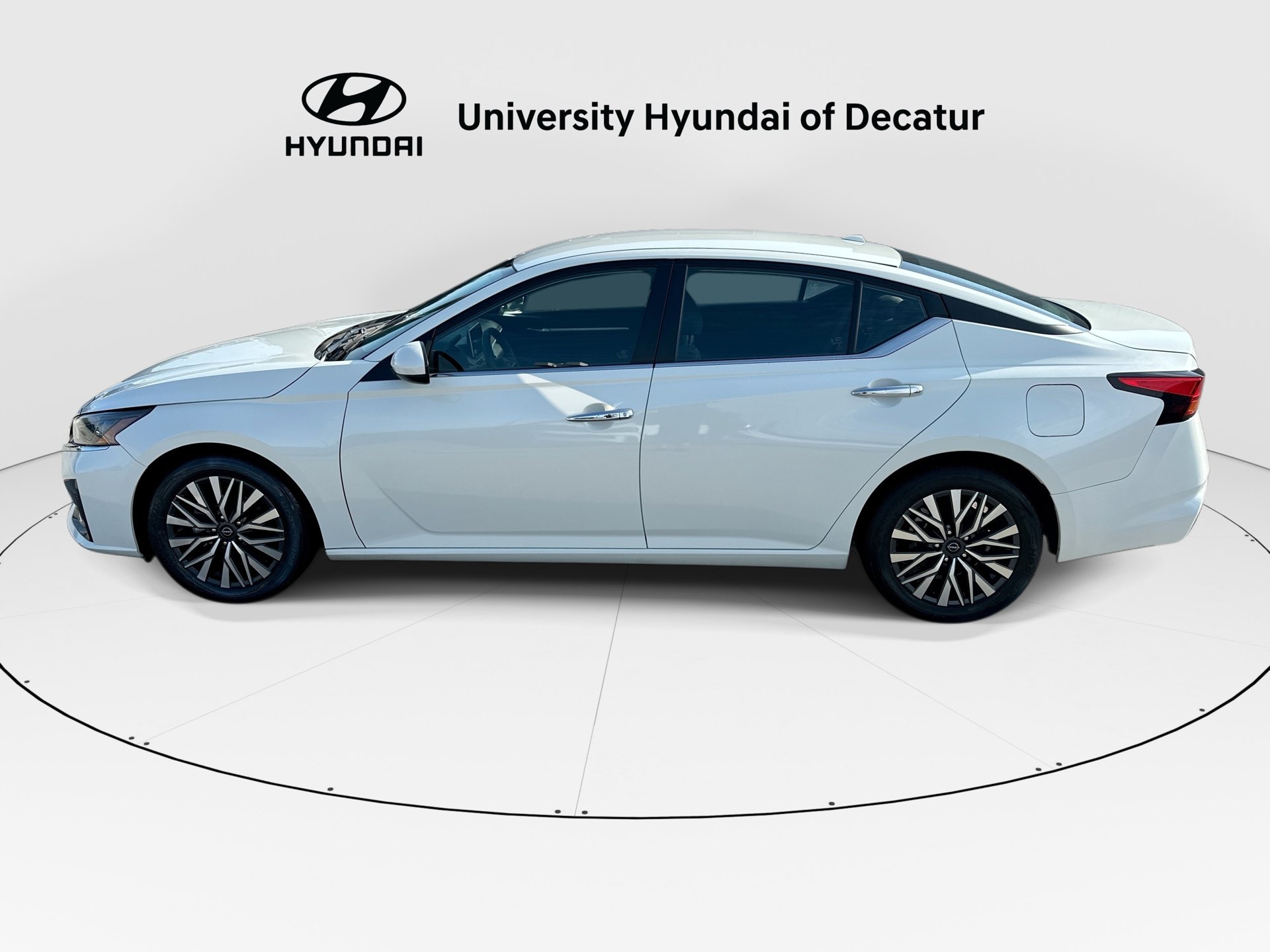 Used 2023 Nissan Altima 2.5 SV FWD image 5