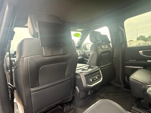 Used 2026 Ford Expedition Platinum w/ Stealth Appearance Package AWD/4WD image 26