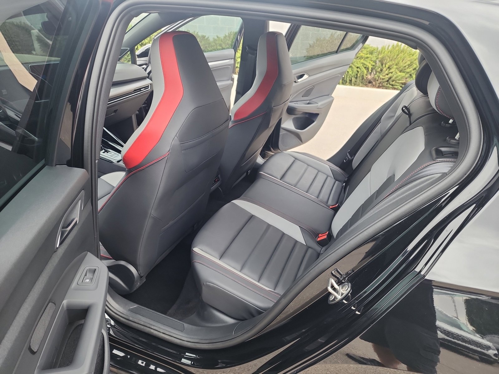 Certified 2025 Volkswagen GTI Autobahn FWD image 17