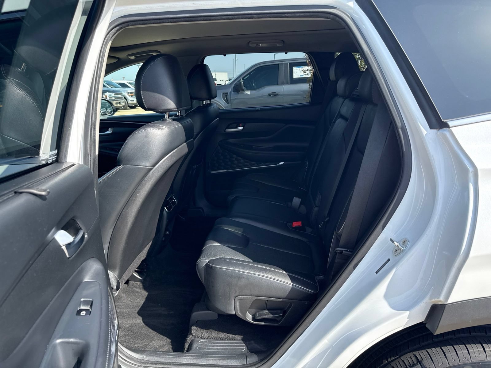 Used 2022 Hyundai Santa Fe SEL w/ Convenience + Premium Package FWD image 13