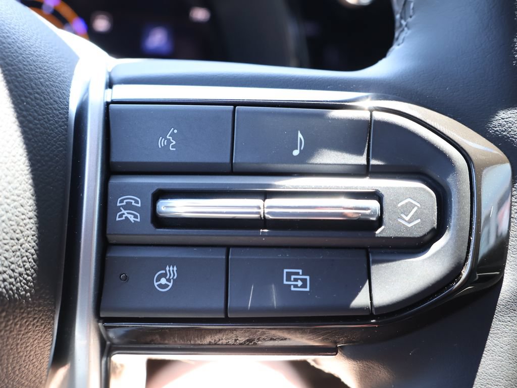 Certified 2025 Chevrolet Colorado ZR2 w/ Midnight Edition AWD/4WD image 18