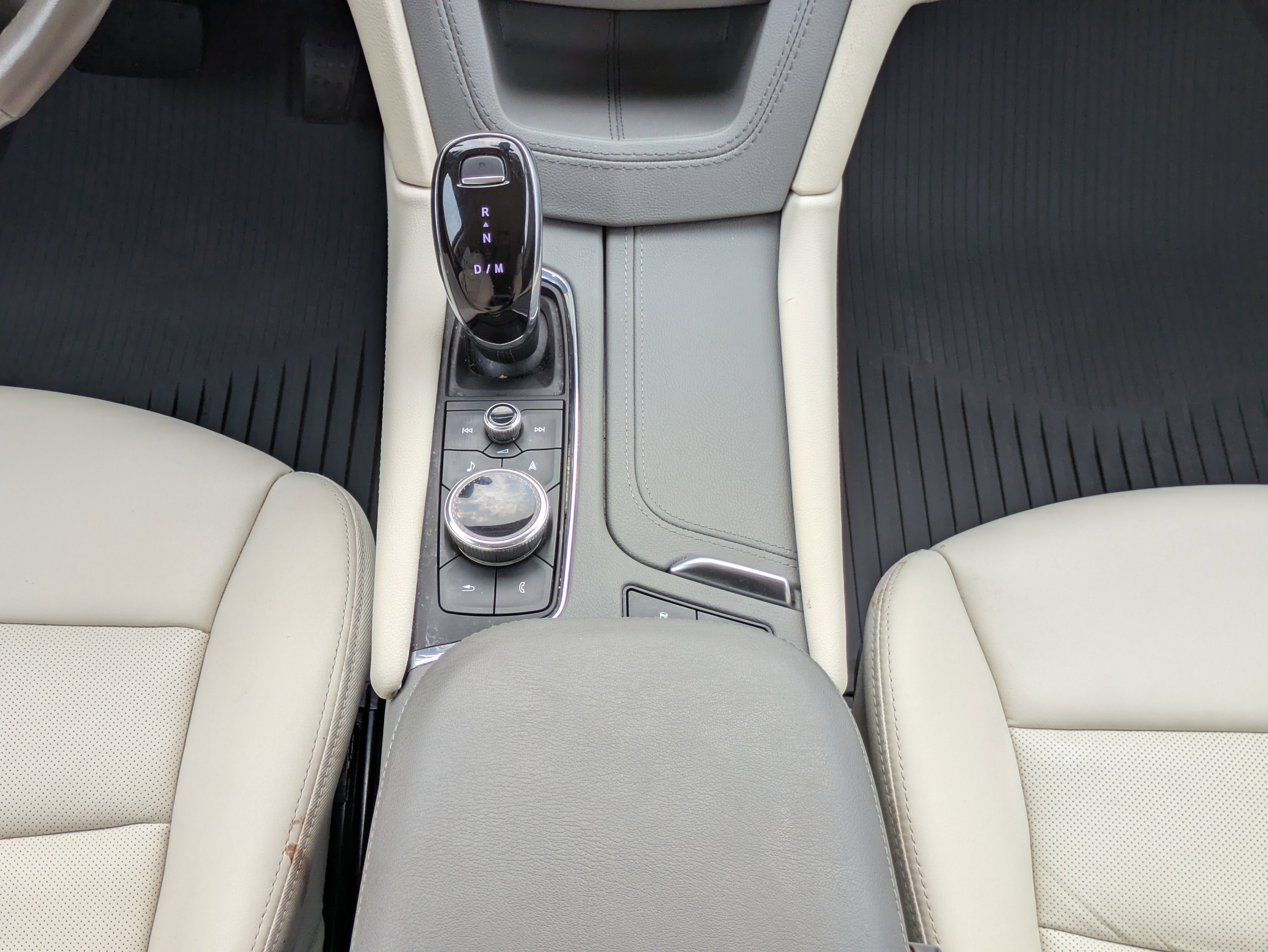 Certified 2023 Cadillac XT5 Premium Luxury w/ LPO, Floor Liner Package FWD image 6