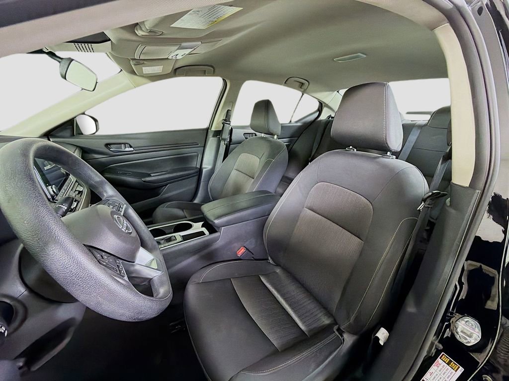 Used 2024 Nissan Altima 2.5 SV image 13