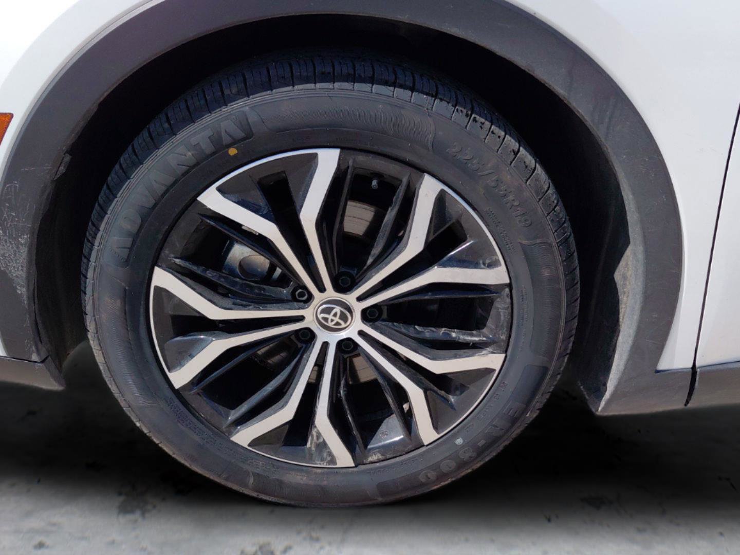 Used 2024 Toyota Crown Limited image 10