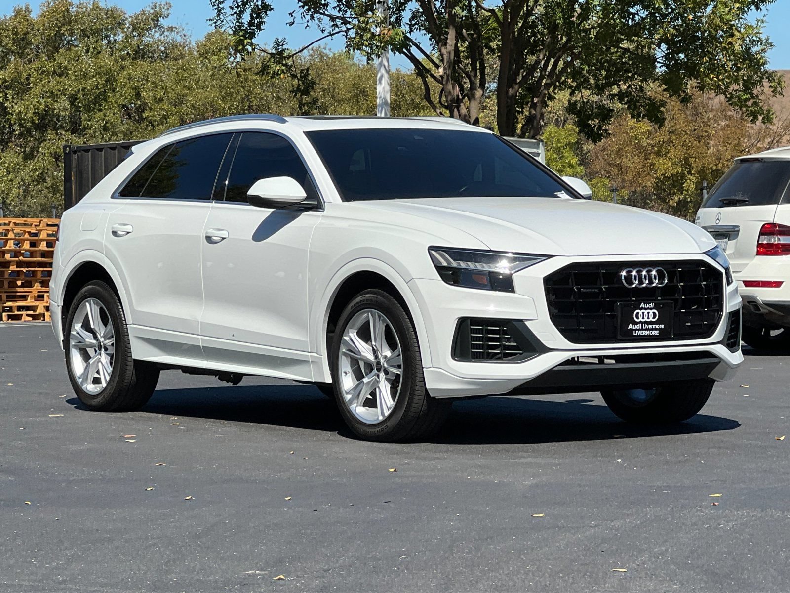 Used 2023 Audi Q8 Premium AWD/4WD image 8