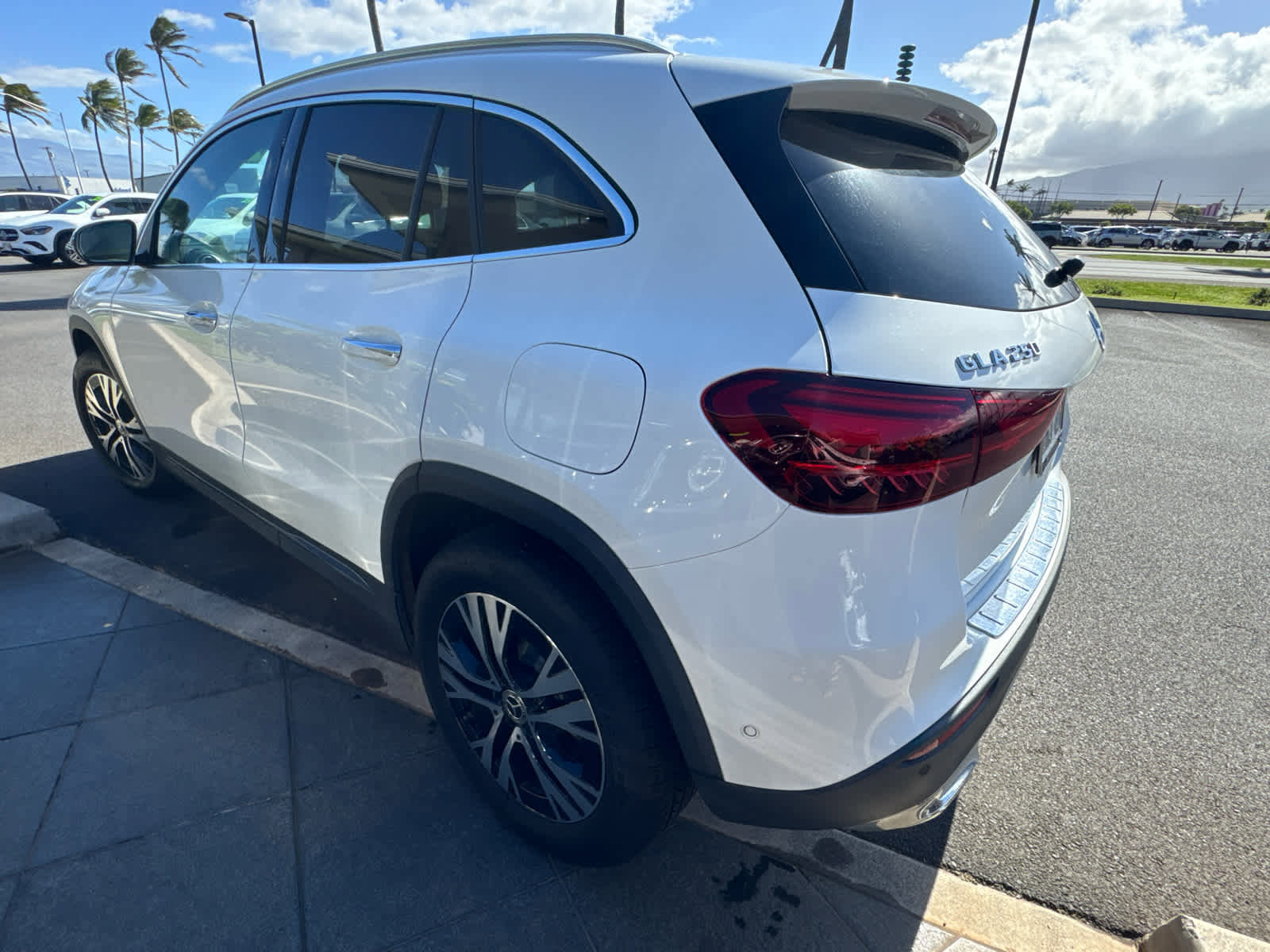 Used 2025 Mercedes-Benz GLA 250 4MATIC image 10