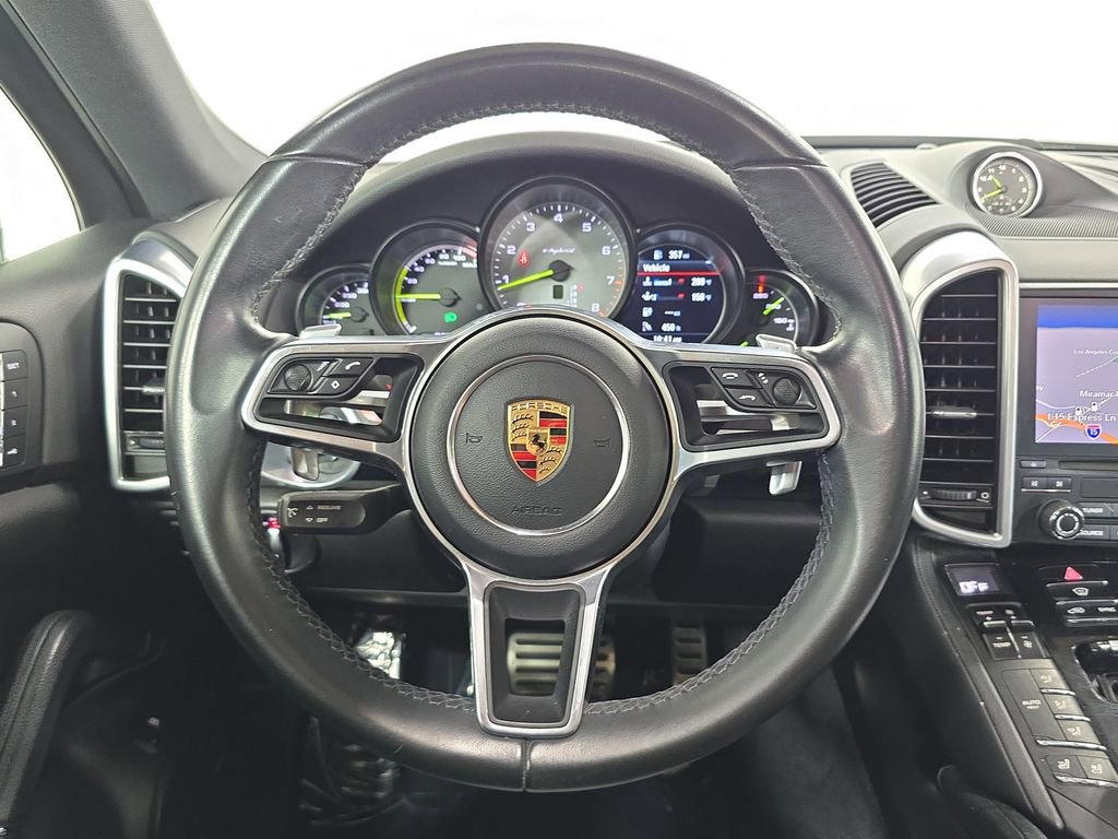 Used 2017 Porsche Cayenne S Platinum AWD/4WD image 14