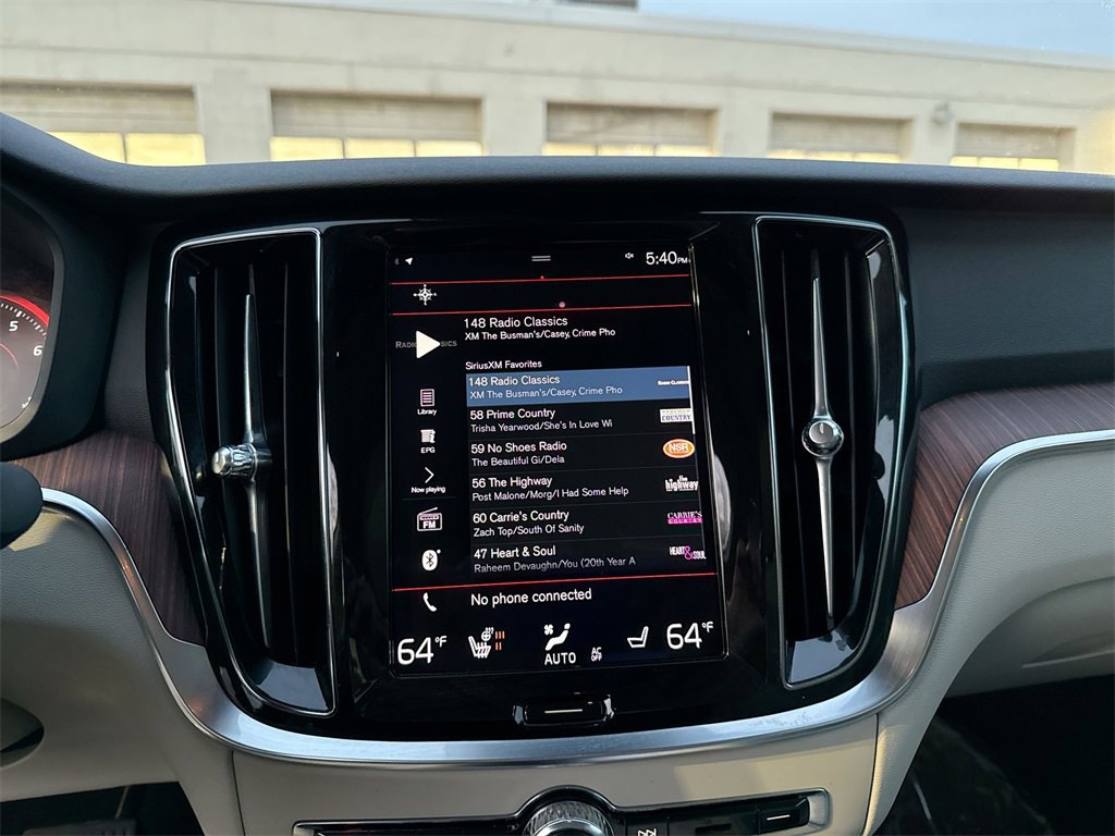 Used 2021 Volvo S60 T5 Momentum w/ Premium Package image 12