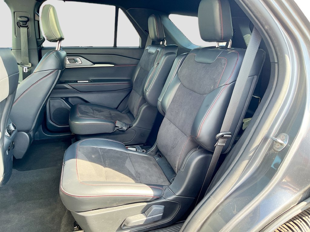 Used 2025 Ford Explorer ST AWD/4WD image 26