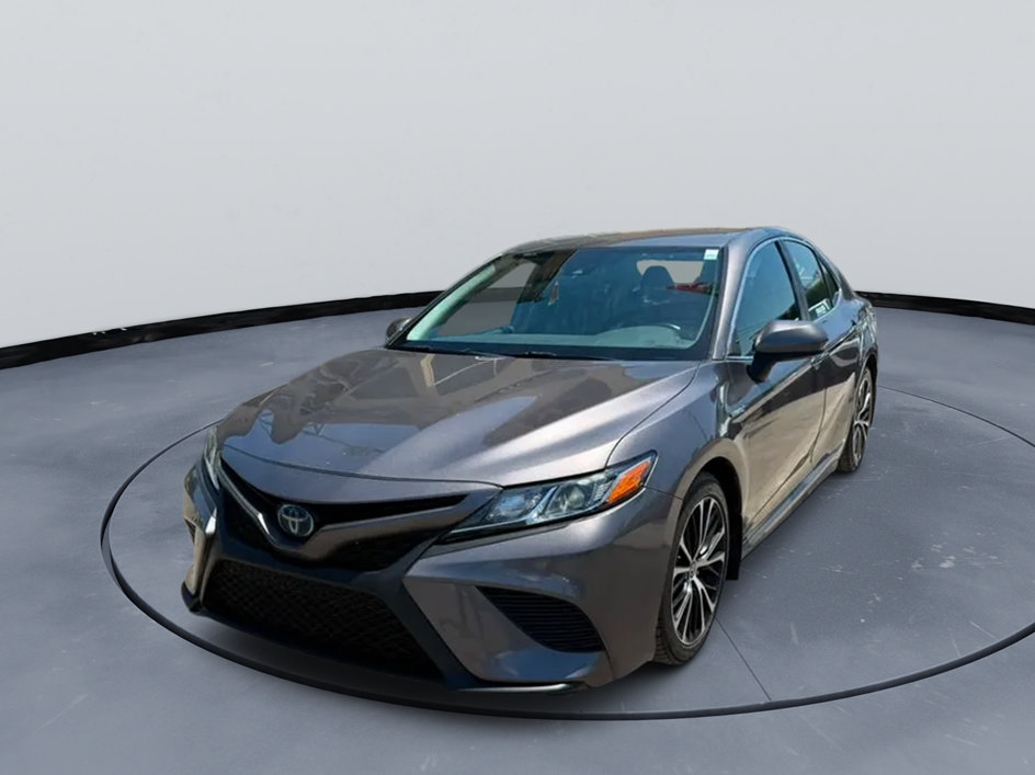 Used 2020 Toyota Camry SE FWD image 2