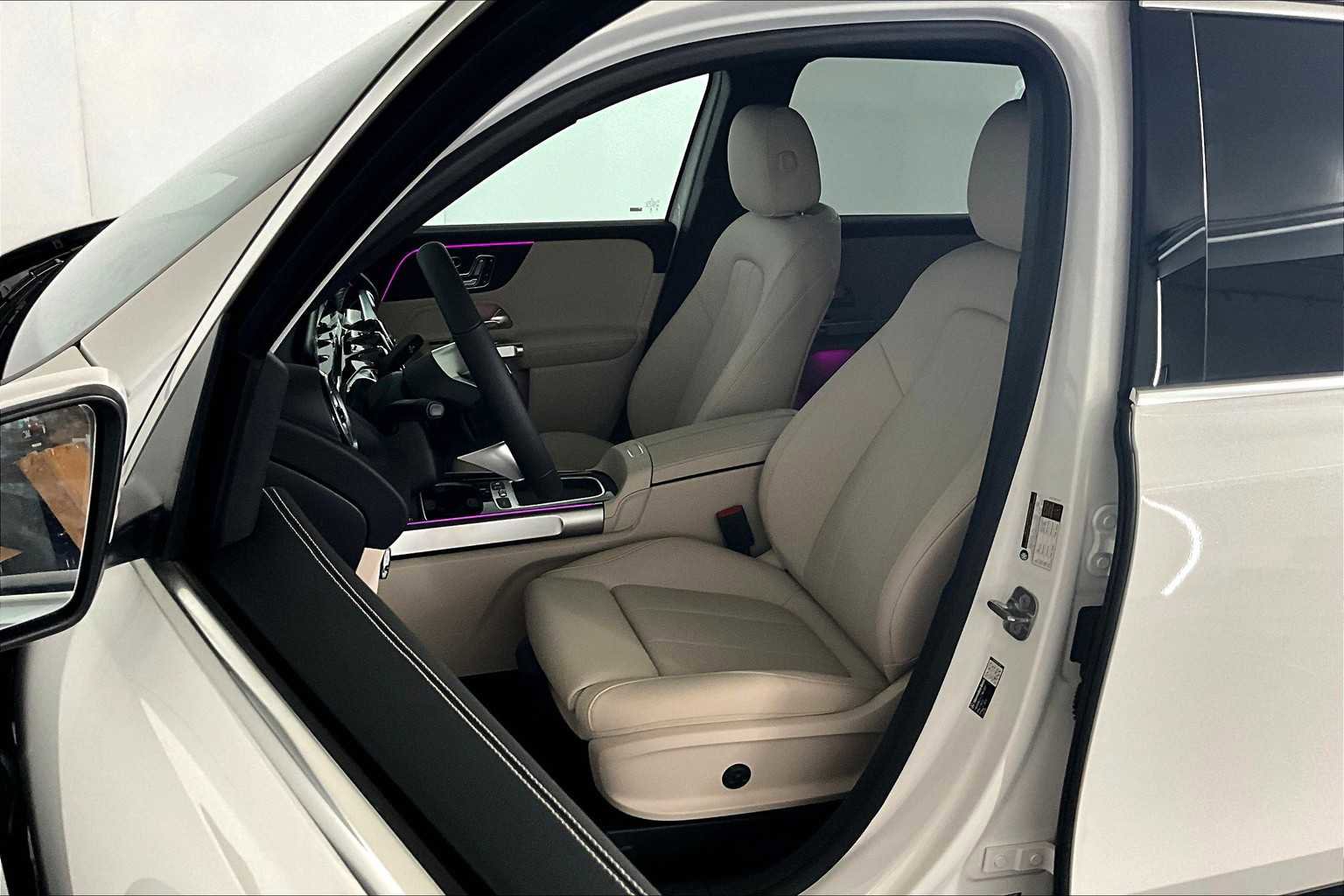 New 2026 Mercedes-Benz GLB 250 4MATIC image 14