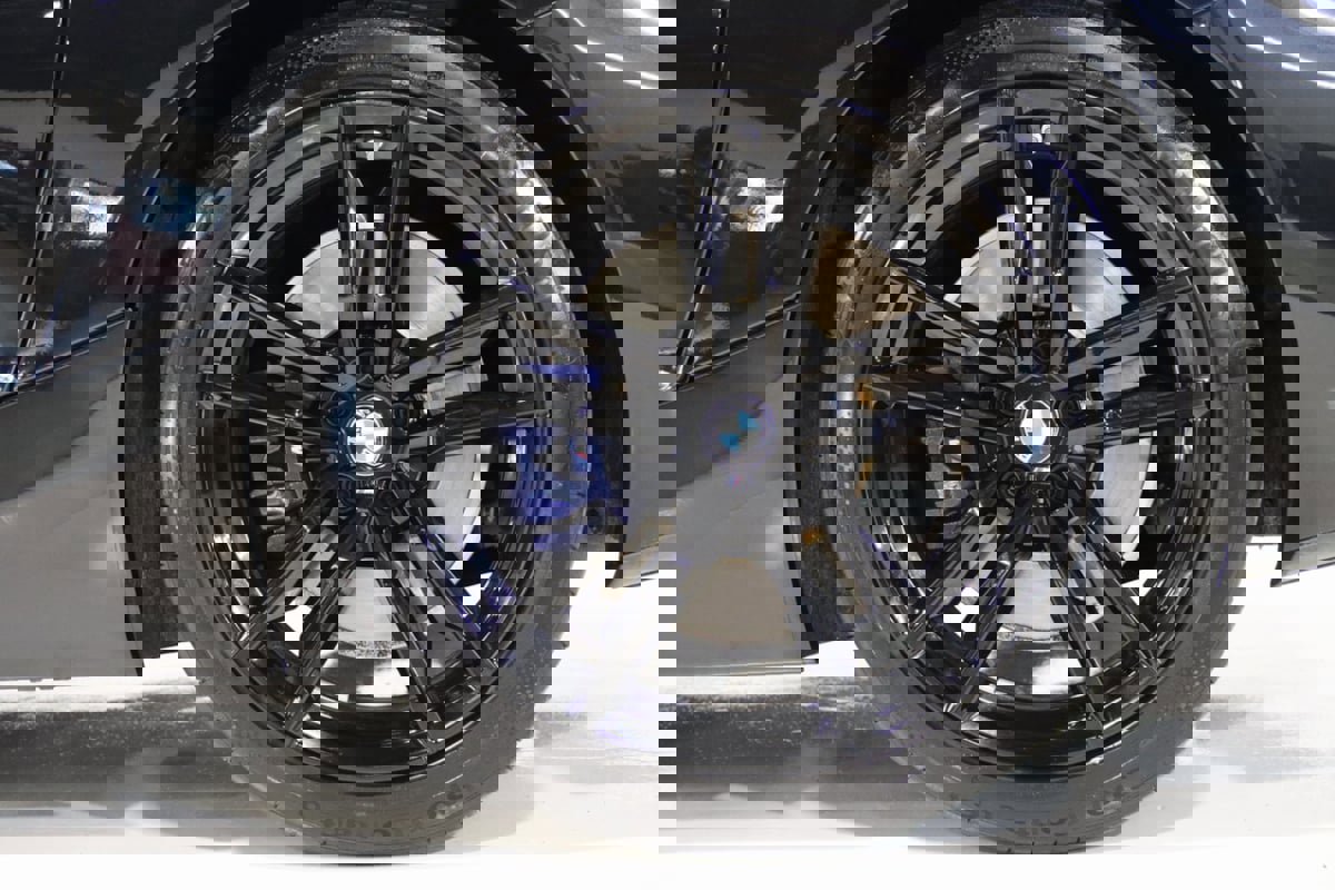 Used 2024 BMW Z4 M40i w/ Premium Package image 74