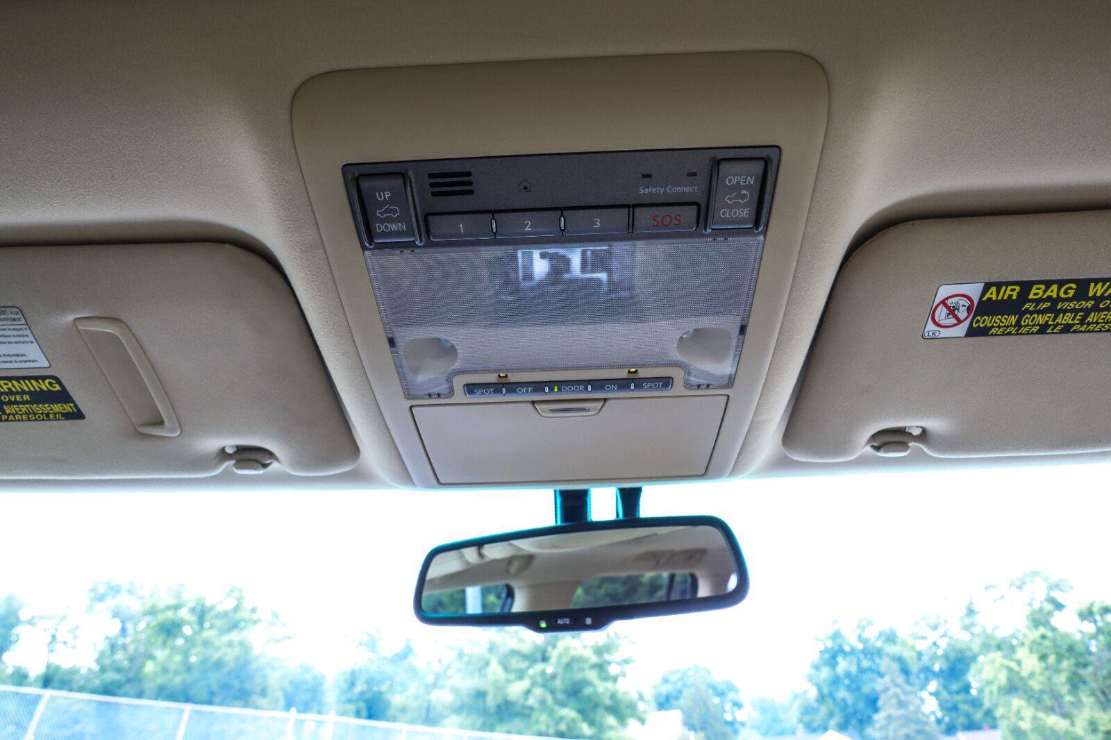 Used 2011 Lexus LX 570 4WD w/ Luxury Pkg image 38
