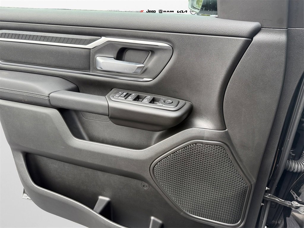 New 2026 RAM 1500 4x4 Crew Cab image 28