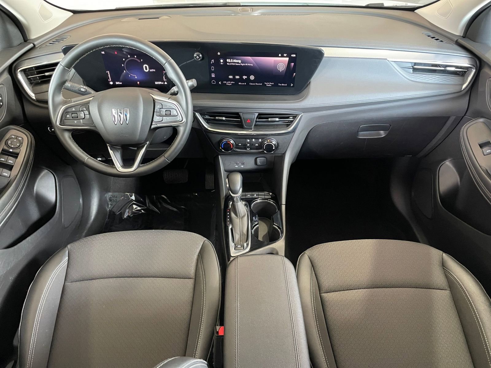 Used 2025 Buick Encore GX Preferred image 32