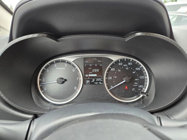 Used 2025 Nissan Versa S w/ Trunk Package image 16