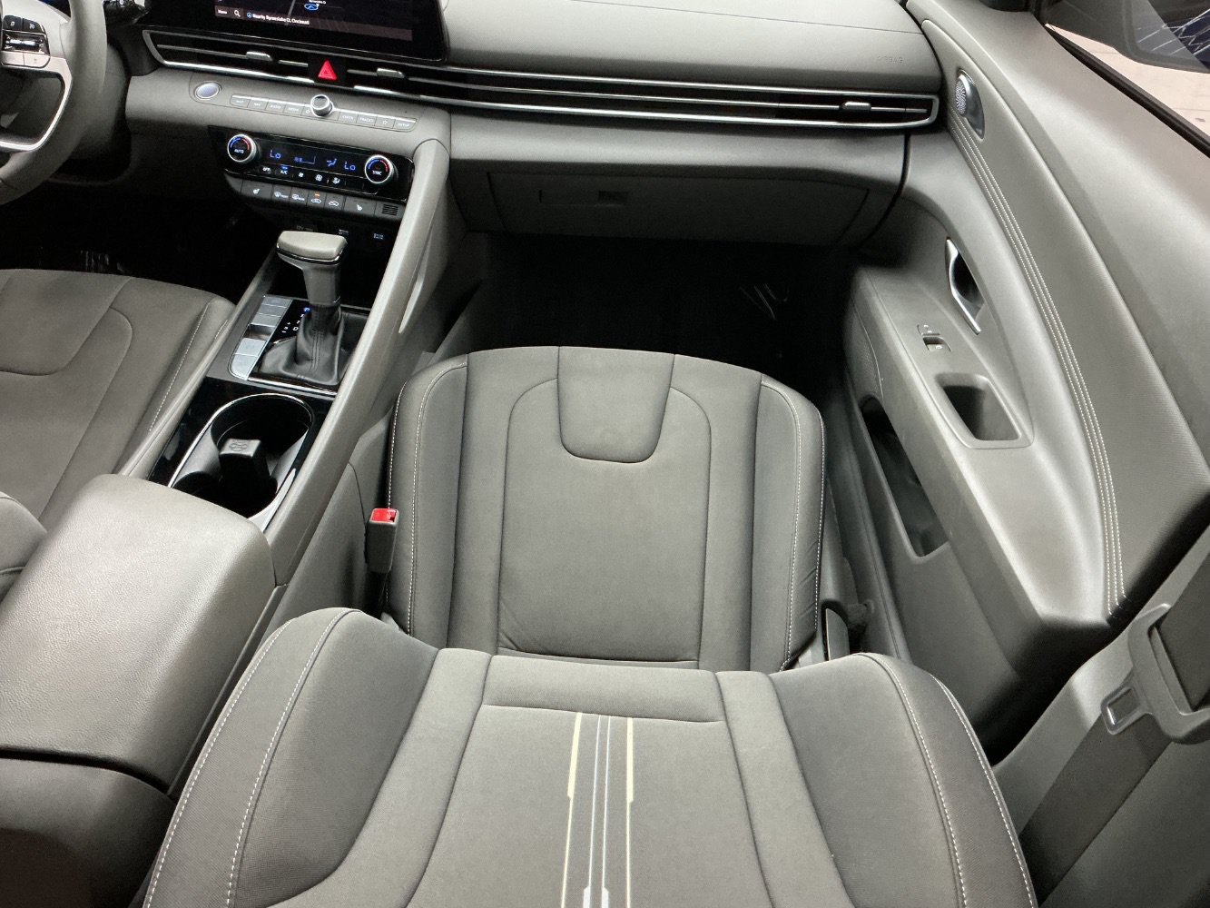 Used 2023 Hyundai Elantra SEL w/ Convenience Package FWD image 28