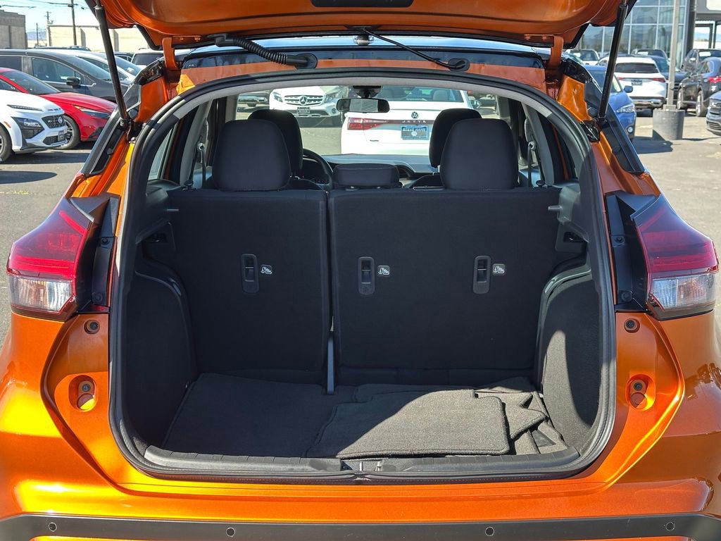 Used 2022 Nissan Kicks SV FWD image 14