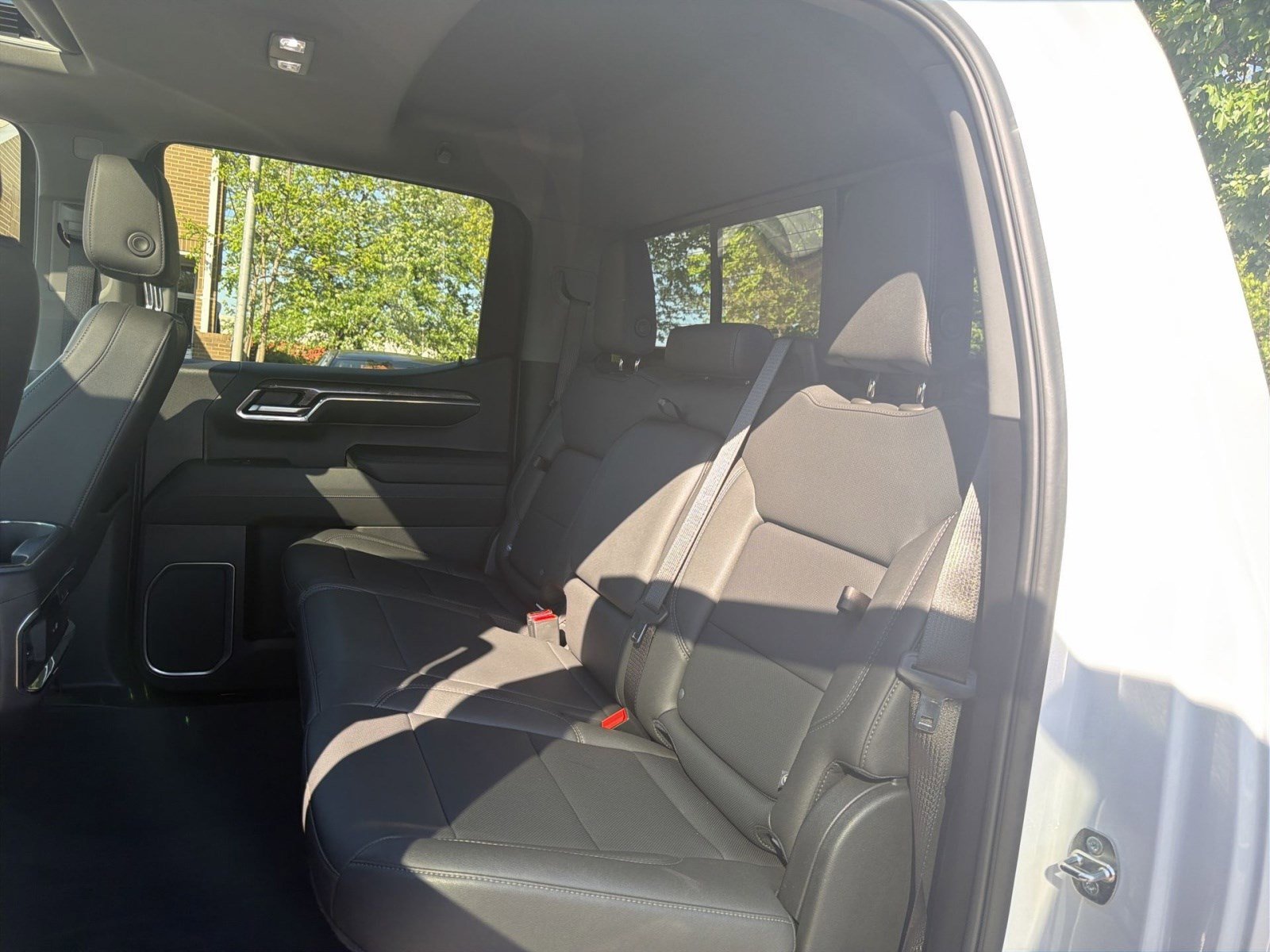 Used 2024 Chevrolet Silverado 1500 LTZ w/ Technology Package AWD/4WD image 28