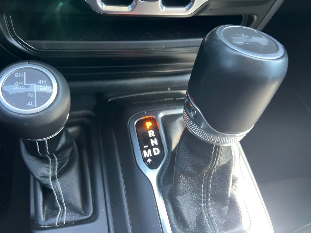 Used 2023 Jeep Wrangler Unlimited Sahara AWD/4WD image 24
